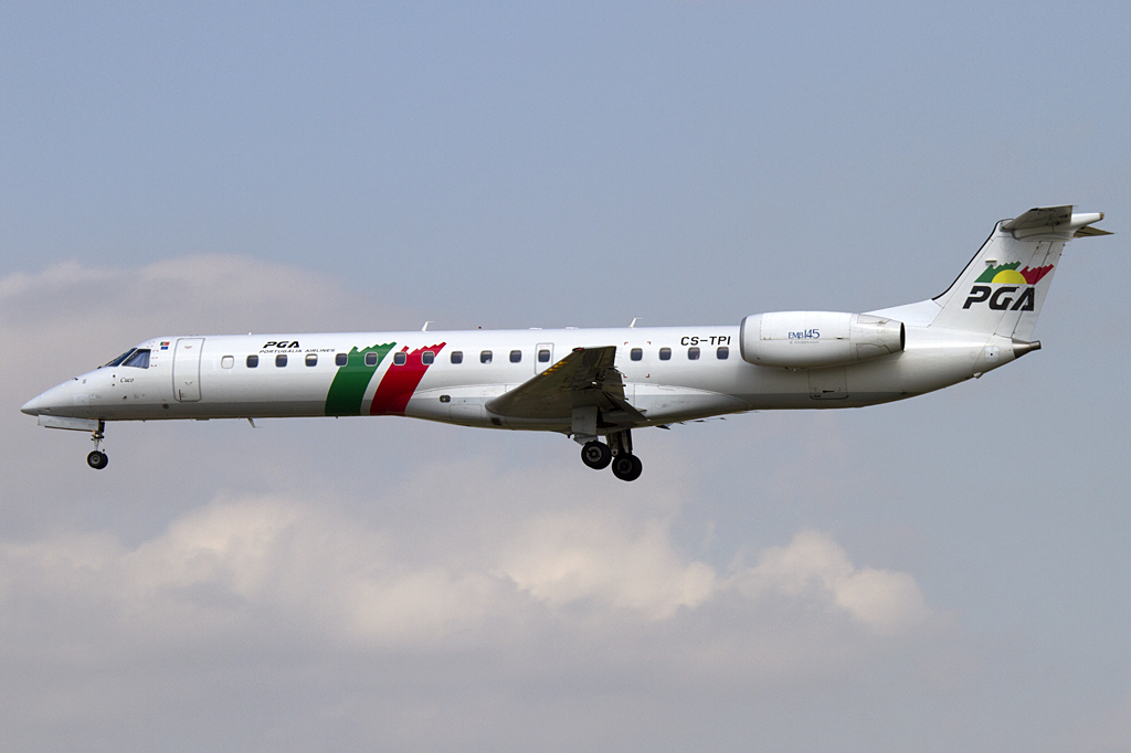Portugalia Airlines, CS-TPI, Embraer, ERJ 145, 10.09.2010, BCN, Barcelona, Spain 




