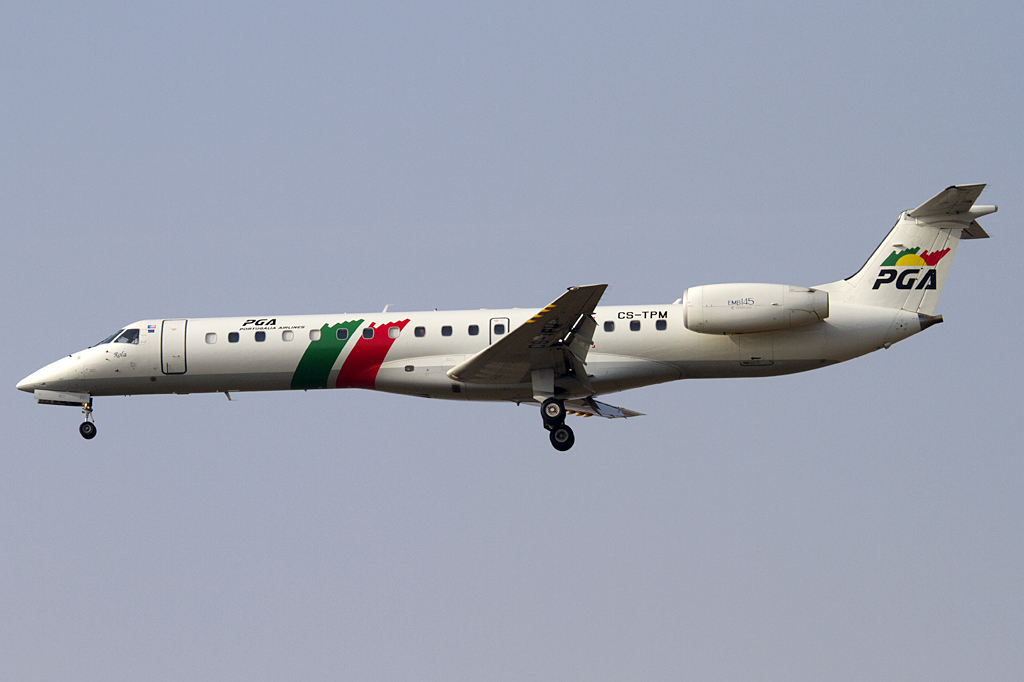 Portugalia Airlines, CS-TPM, Embraer, ERJ-145EP, 13.02.2011, LYS, Lyon, France




