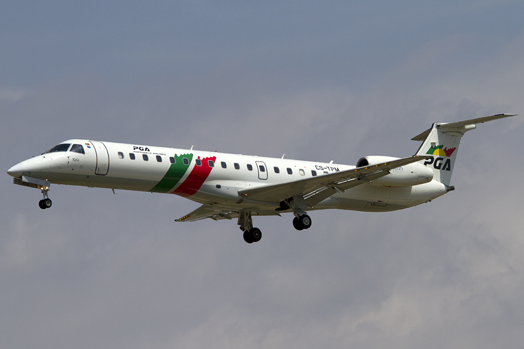 Portugalia, CS-TPM, Embraer, ERJ-145EP, 18.06.2011, BCN, Barcelona, Spain 





