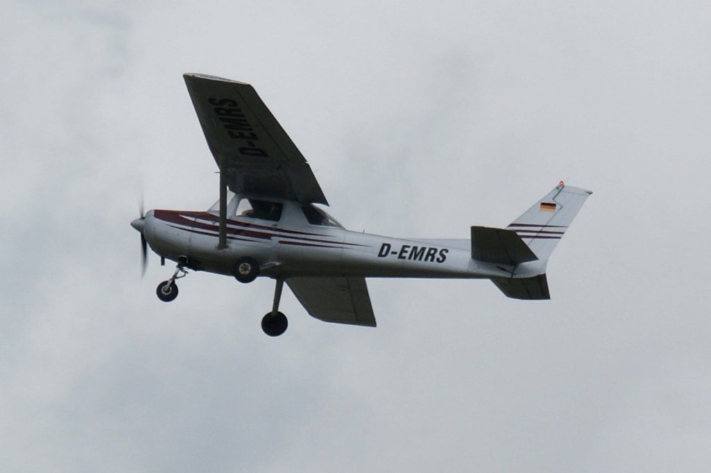Privat, D-EMRS, Cessna, F-152, 21.04.2012, STR-EDDS, Stuttgart, Germany

