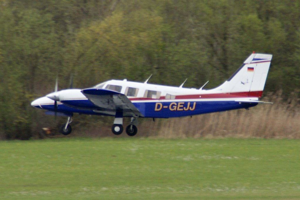 Privat, D-GEJJ, Piper, PA-34-220 T Seneca II, 18.04.2012, FDH-EDNY, Friedrichshafen, Germany