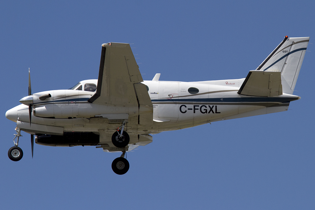 Private, C-FGXL, Beechcraft, King Air C90A, 24.08.2011, YUL, Montreal, Canada 



