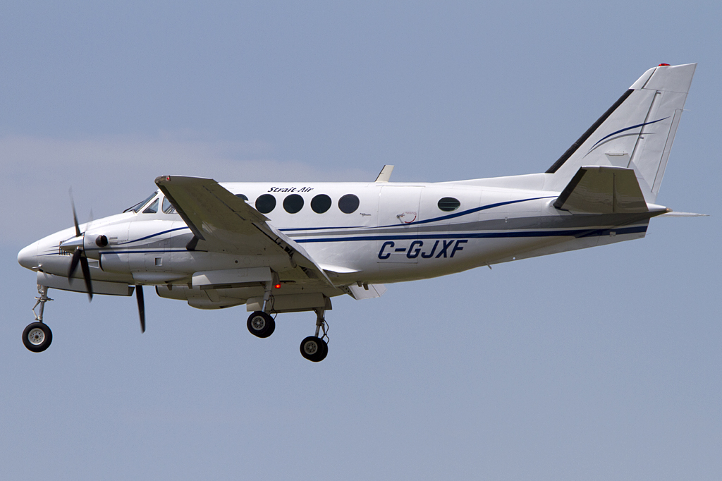 Private, C-GJXF, Beechcraft, King-Air 100, 25.08.2011, YUL, Montreal, Canada

