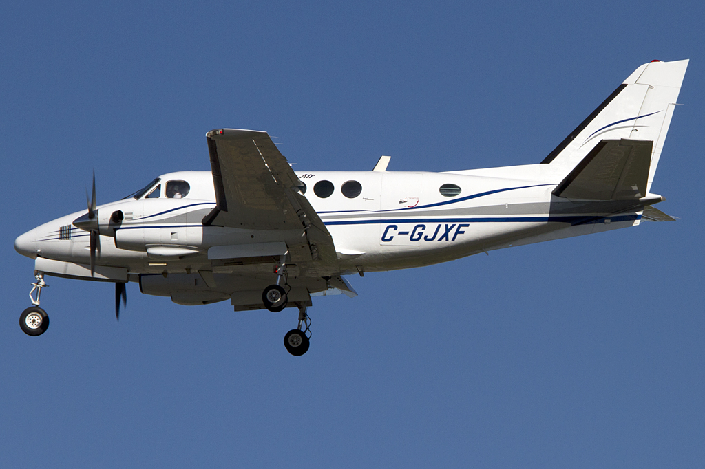 Private, C-GJXF, Beechcraft, King Air 100, 24.08.2011, YUL, Montreal, Canada


