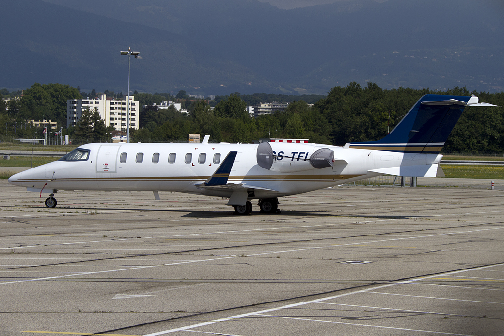 Private, CS-TFI, Bombardier, Learjet 45, 31.07.2011, GVA, Geneve, Switzerland 




