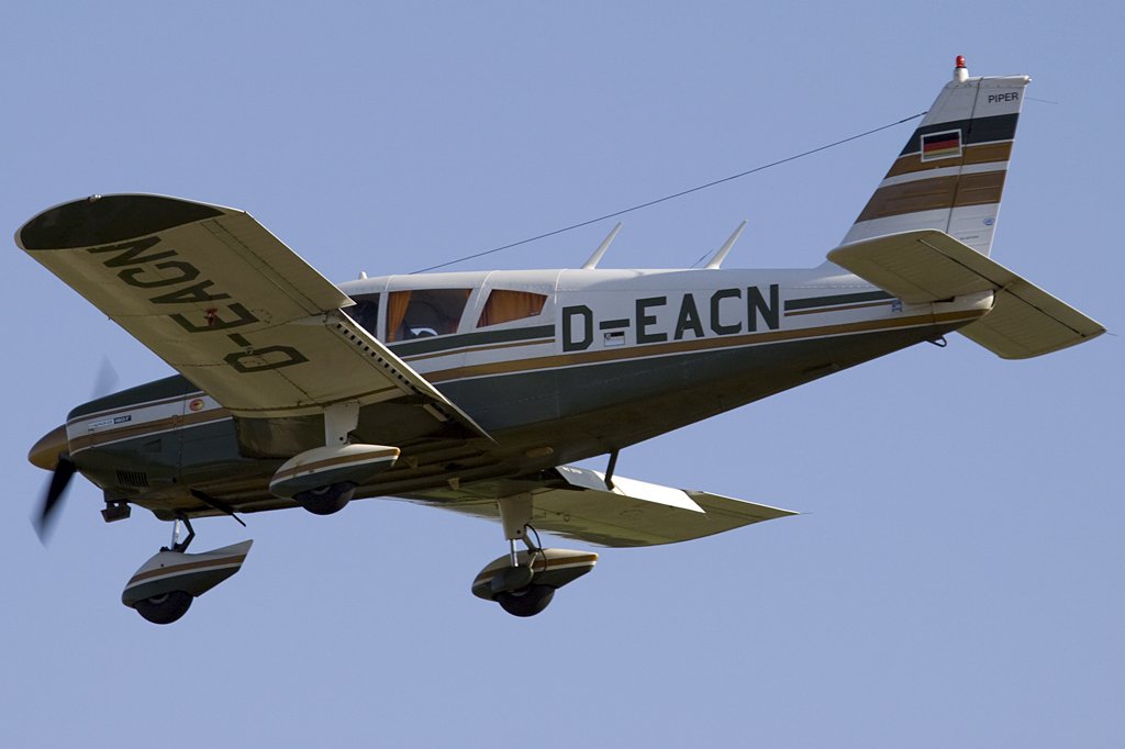 Private, D-EACN, Piper, PA-28-180 Cherokee, 06.09.2009, EDST, Hahnweide, Germany 

