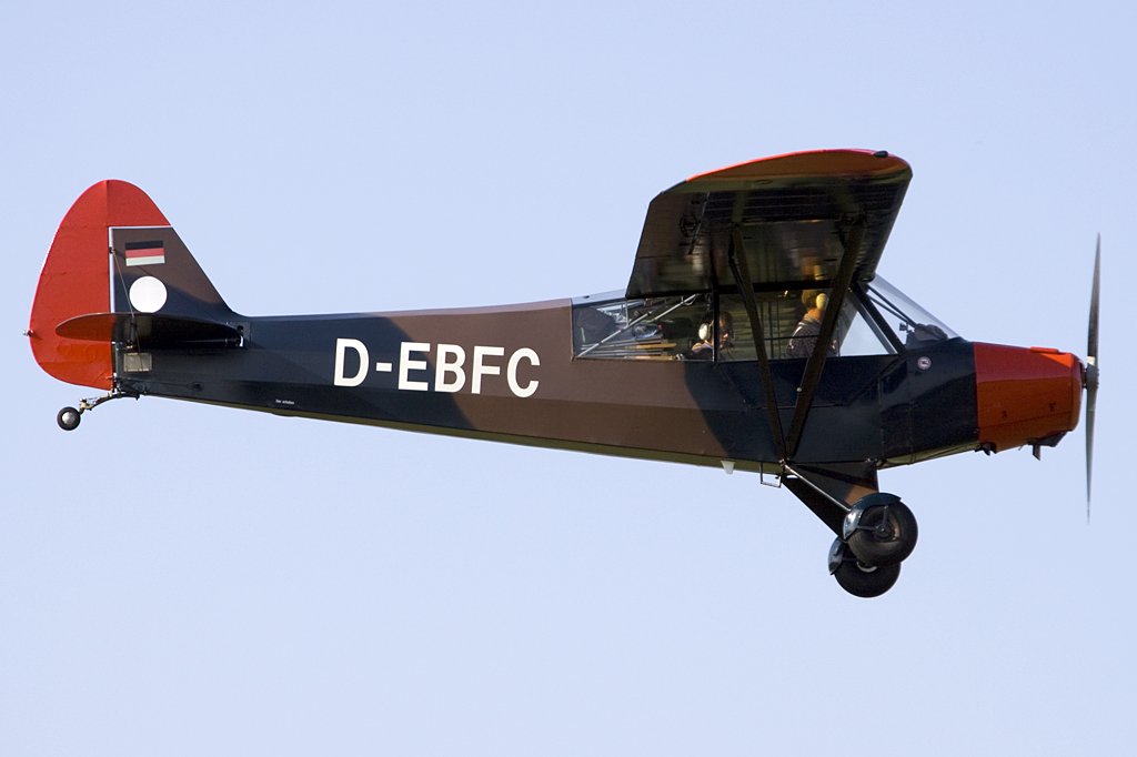 Private, D-EBFC, Piper, PA-18-95 Super-Cub, 06.09.2009, EDST, Hahnweide, Germany 




