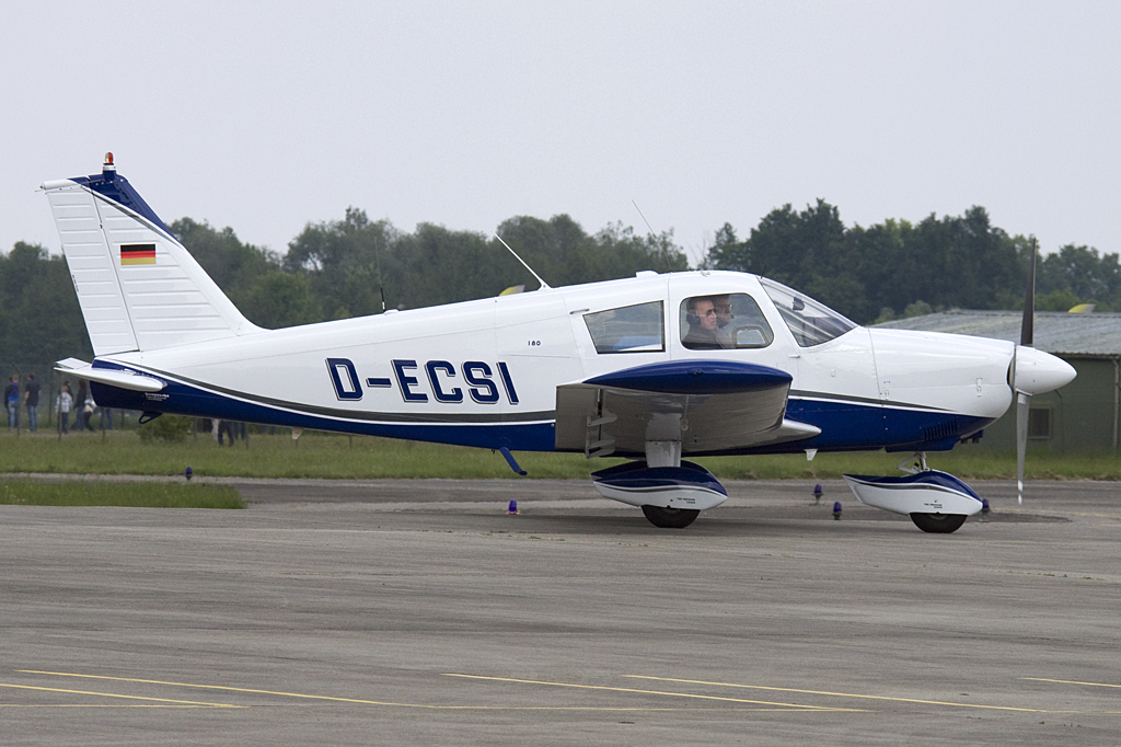Private, D-ECSI, Piper, PA-28-180 Cherokee C, 16.05.2010, LHA, Lahr, Germany


