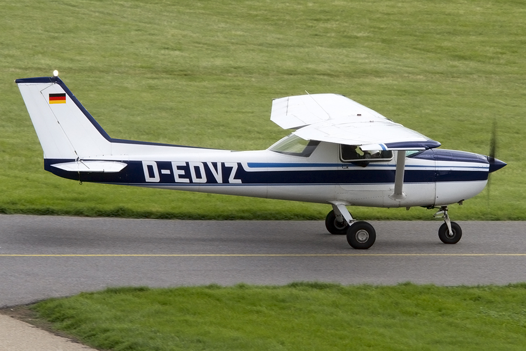 Private, D-EDVZ, Reims-Cessna, F150L, 25.06.2013, MHG, Mannheim, Germany 




