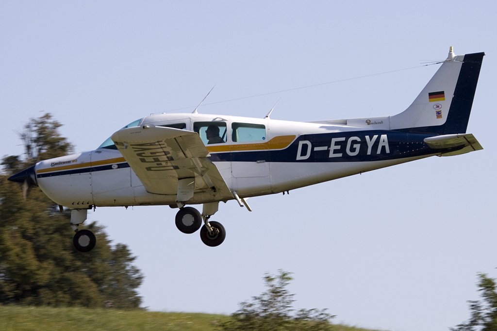 Private, D-EGYA, Beech, C23 Sundowner 180, 06.09.2009, EDST, Hahnweide, Germany 

