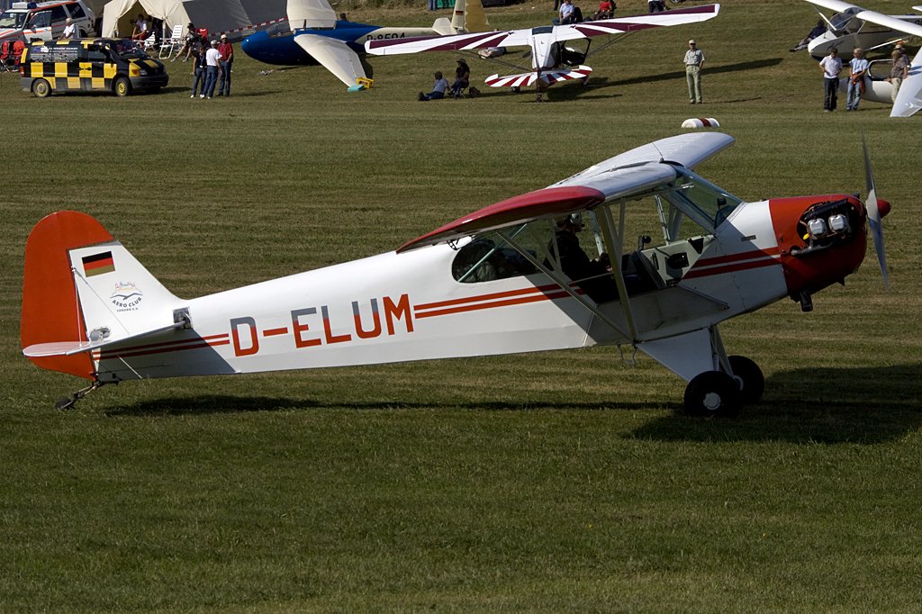 Private, D-ELUM, Piper, J3C-65 Club, 06.09.2009, EDST, Hahnweide, Germany 

