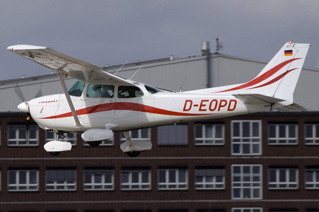 Private, D-EOPD, Reims-Cessna, F172N Skyhawk, 05.09.2009, XFW, Finkenwerder, Germany 


