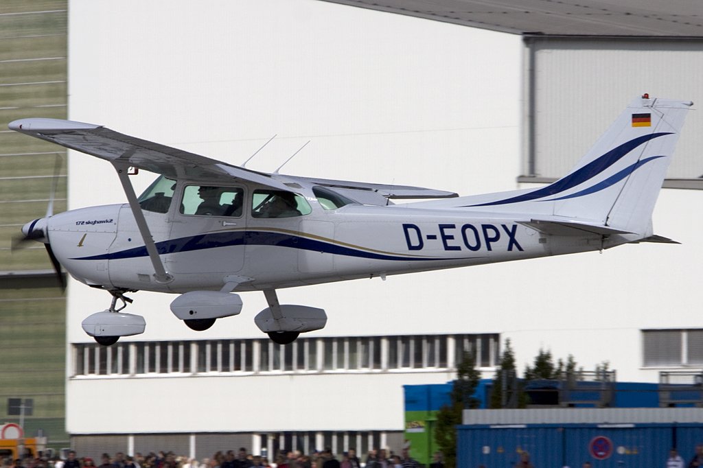 Private, D-EOPX, Cessna, F172P Skyhawk, 05.09.2009, XFW, Finkenwerder, Germany 


