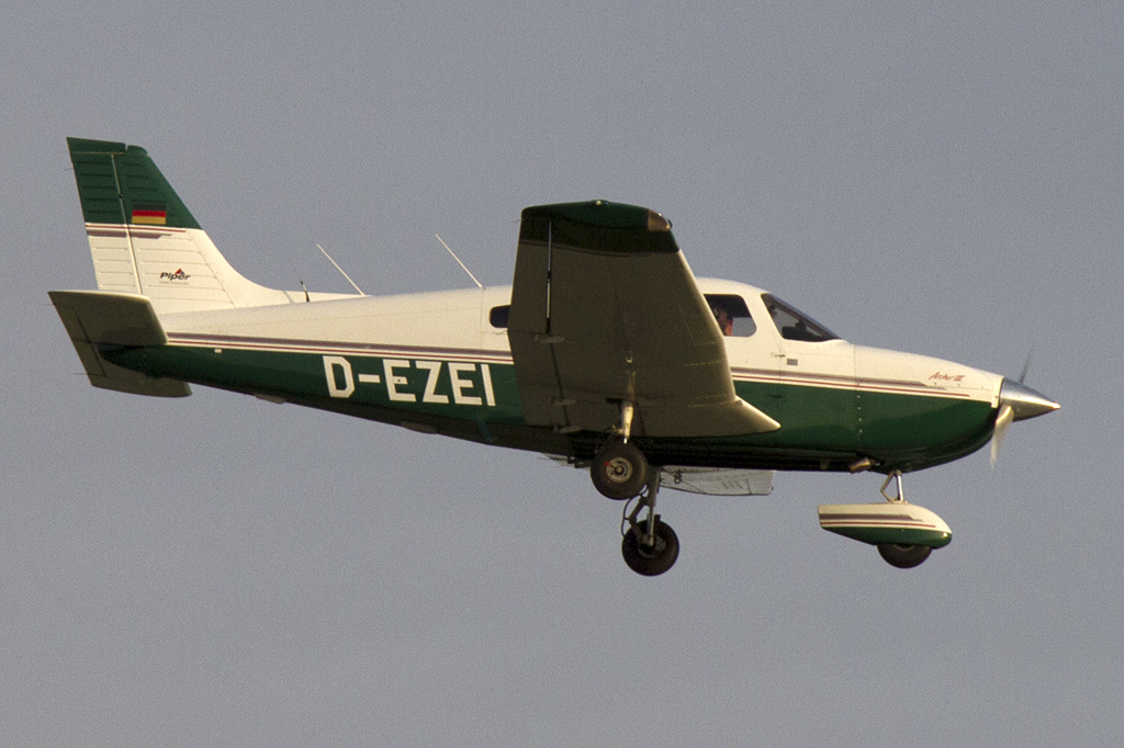 Private, D-EZEI, Piper, PA-28-181 Archer II, 06.04.2011, DUS, Dsseldorf, Germany 


