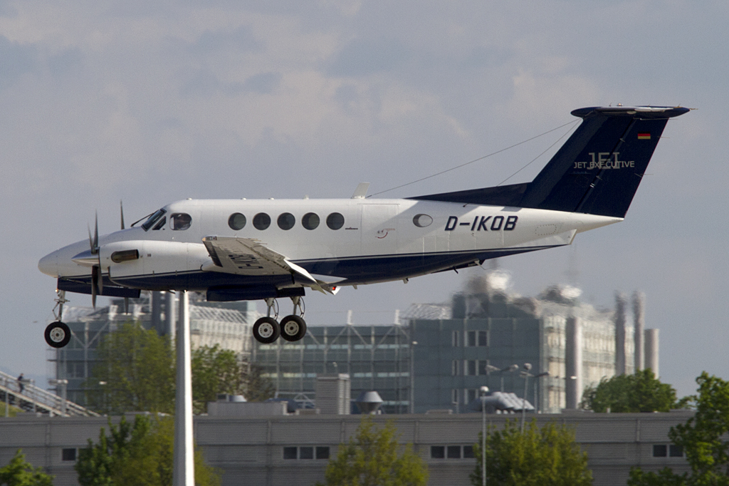 Private, D-IKOB, Beechcraft, King Air 200, 29.04.2011, MUC, Muenchen, Germany


