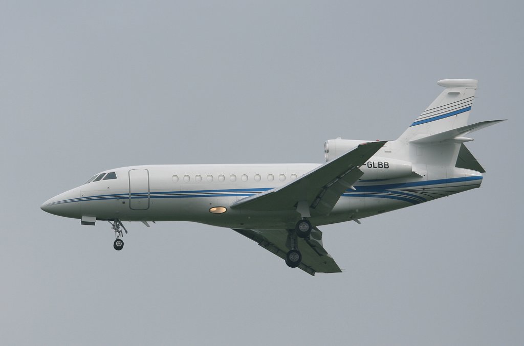 Private Dassault Falcon 900EX C-GLBB im Landeanflug in Berlin-Schnefeld am 07.06.2010