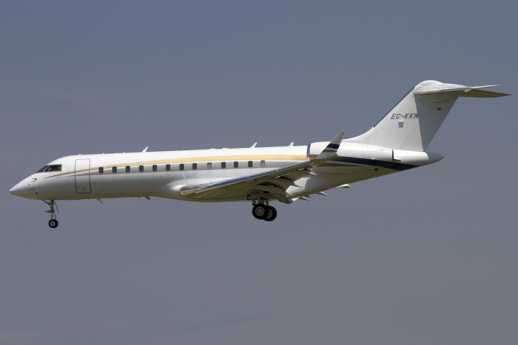 Private, EC-KKN, Bombardier, BD-700-1A10 Global Express, 16.06.2011, BCN, Barcelona, Spain





