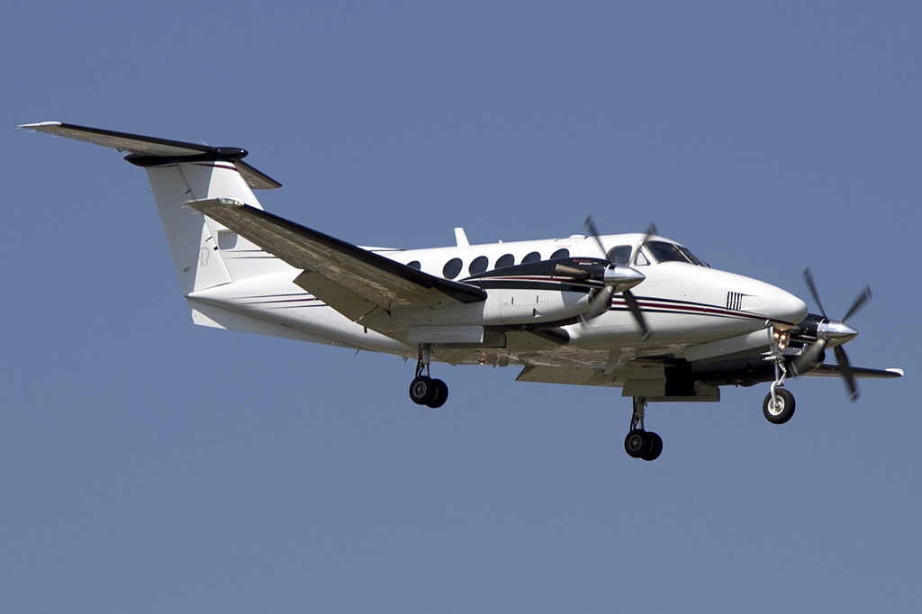 Private, F-HEAL, Beechcraft, King Air 200, 31.07.2011, GVA, Geneve, Switzerland



