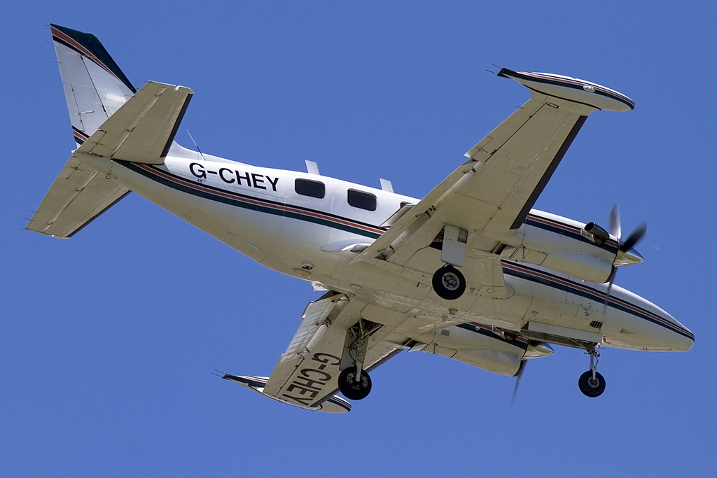 Private, G-CHEY, Piper, PA-31-T2 Cheyenne, 06.05.2013, TLS, Toulouse, France 




