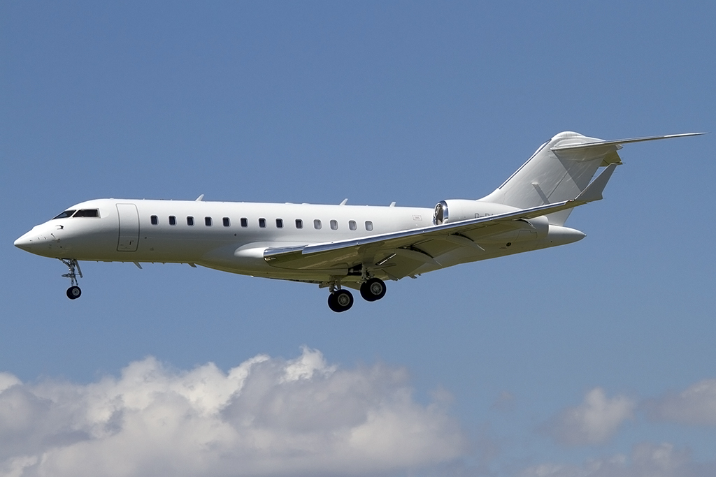 Private, G-RAAA, Bombardier, BD-700-1A-10 Global Express, 01.05.2013, BCN, Barcelona, Spain 




