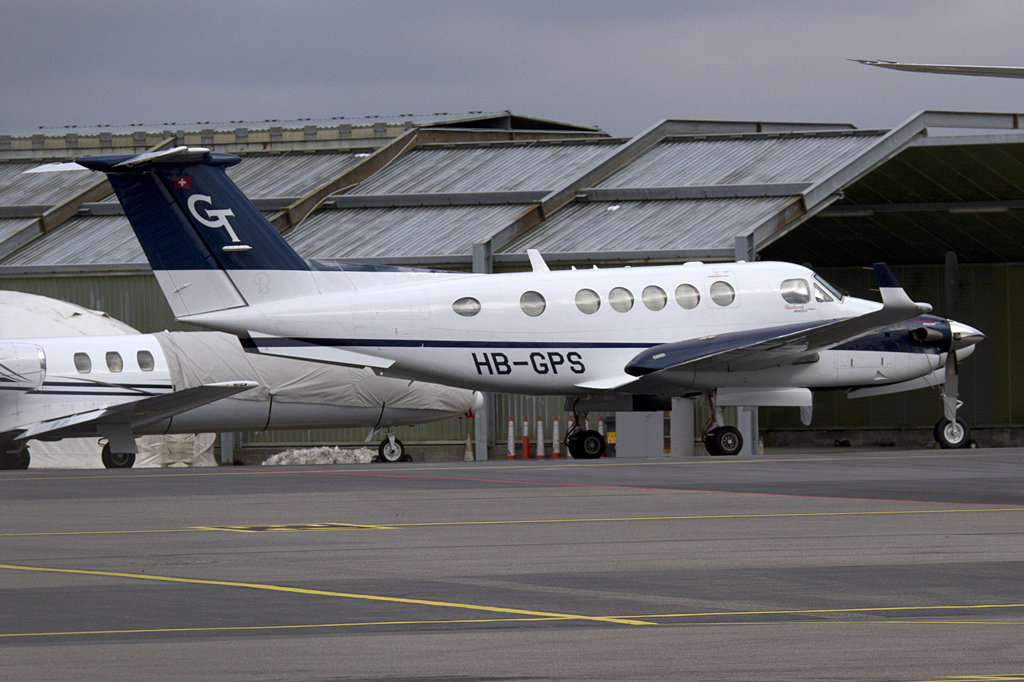 Private, HB-GPS, Beechcraft, King Air 200, 02.01.2011, GVA, Geneve, Switzerland 




