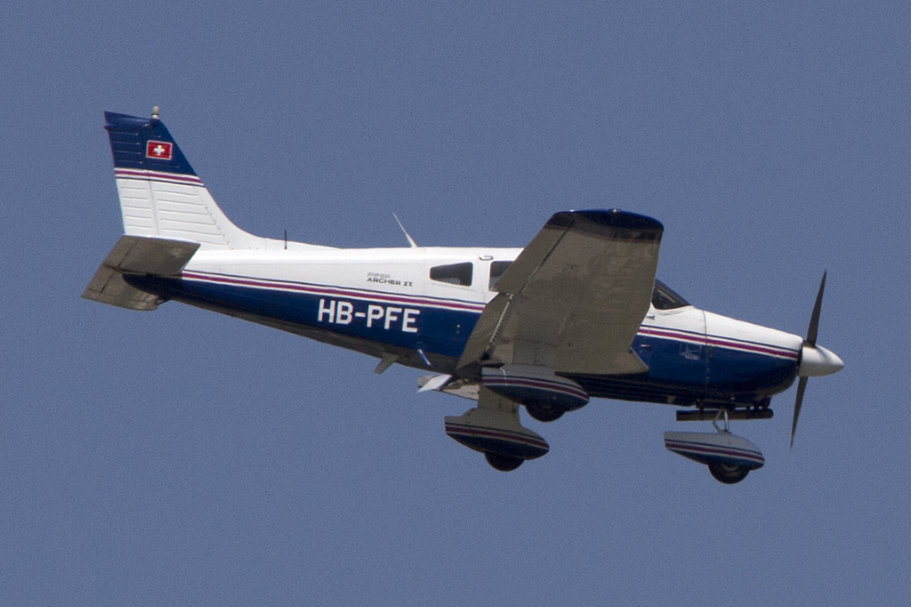 Private, HB-PFE, Piper, PA28-181 Archer II, 31.07.2011, GVA, Geneve, Switzerland



