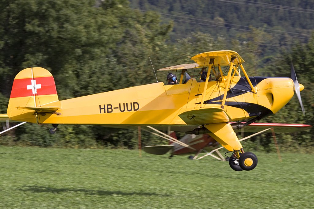 Private, HB-UUD, Buecker, 131B Jungmann, 22.08.2009, Kestenholz, Switzerland 

