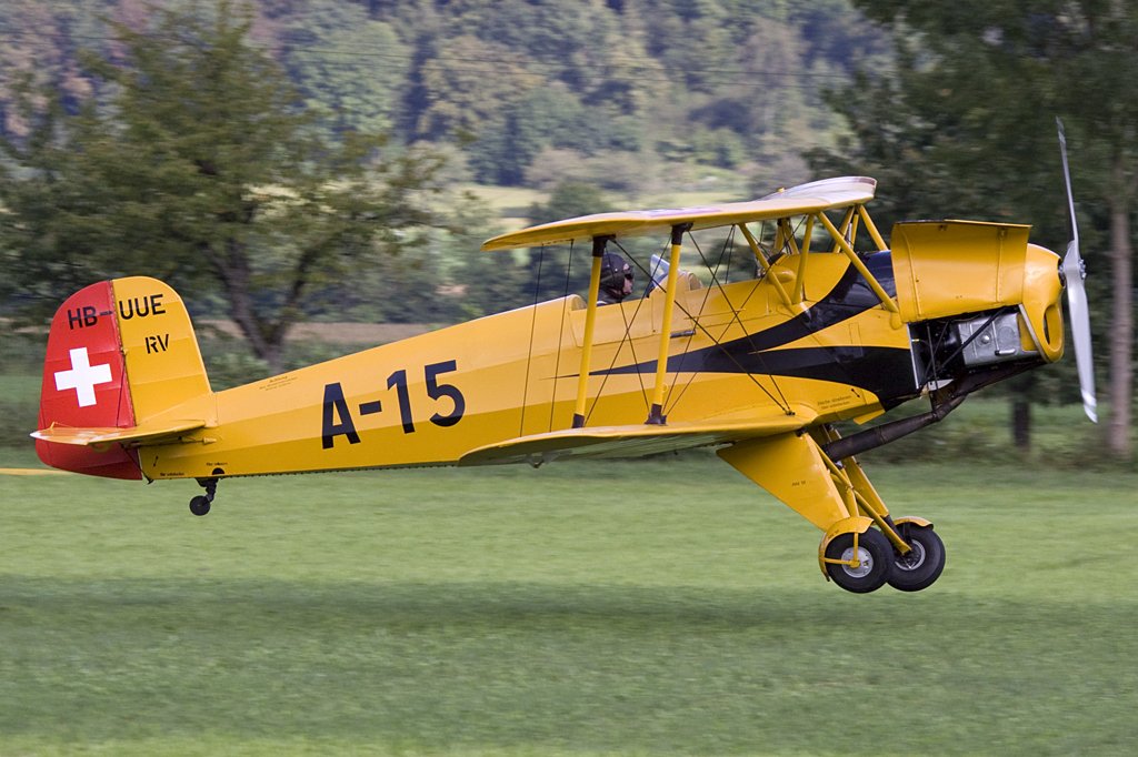 Private, HB-UUE, Buecker, 131B Jungmann, 22.08.2009, Kestenholz, Switzerland 

