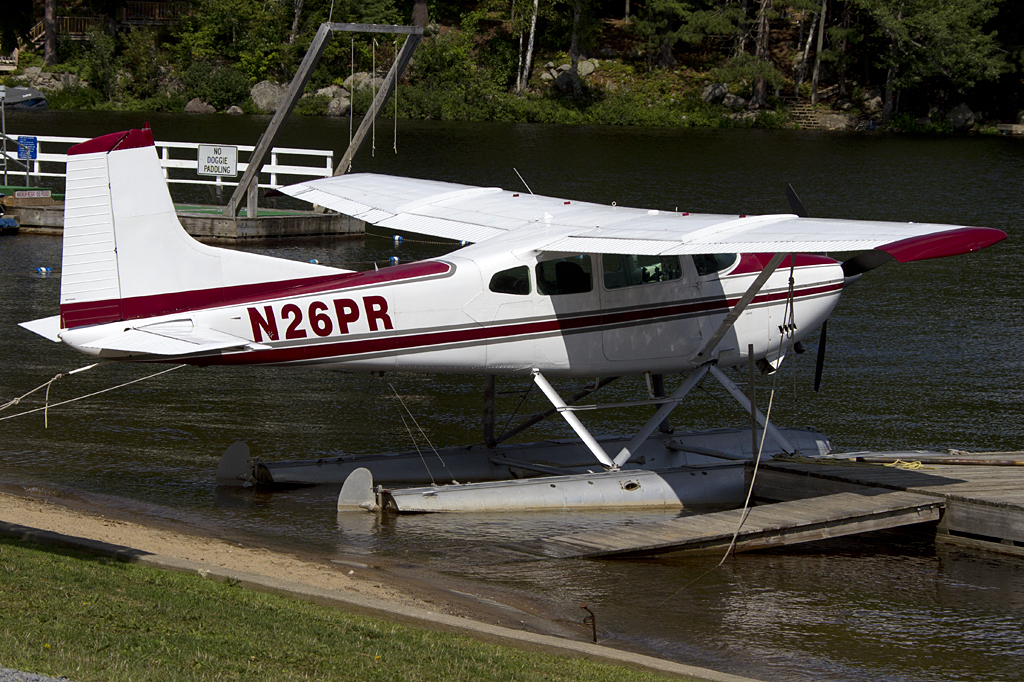 Private, N26PR, Cessna, 180H Skywagon, 30.08.2011, NY9, Long Lake, USA 





