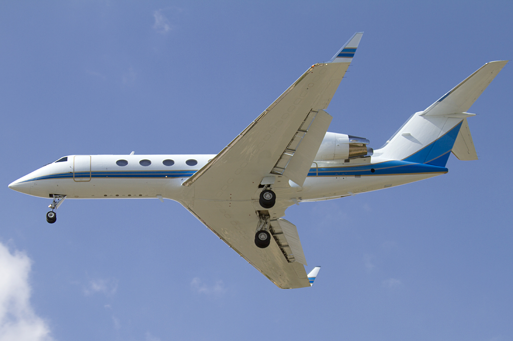 Private, N68AL, Gulfstream, G-IV, 10.09.2010, BCN, Barcelona, Spain 




