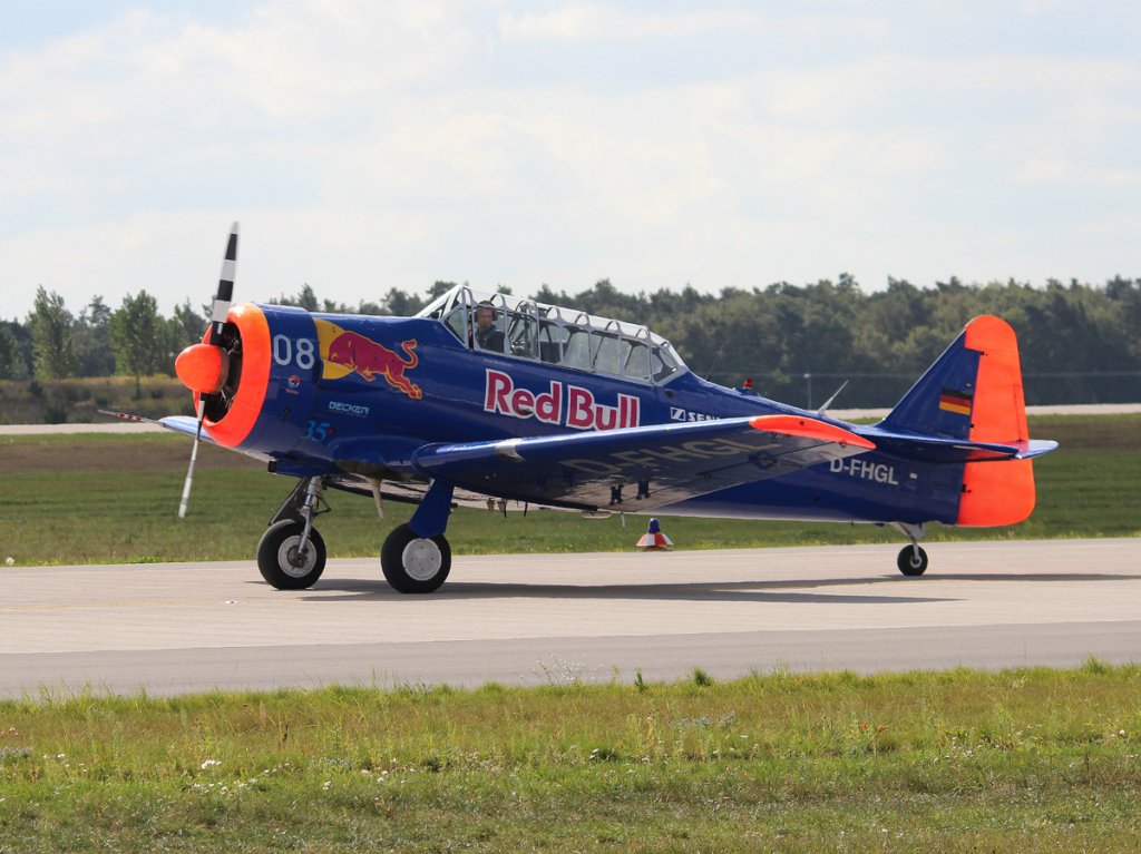Private North American AT-6D Texan D-FHGL am 13.09.2012 auf der ILA 2012