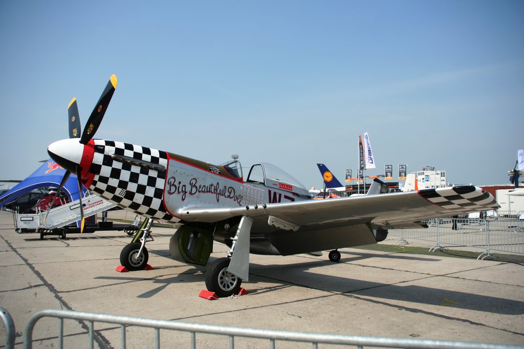 Private North American P-51D Mustang G-HAEC am 08.06.2010 aif der ILA in Berlin-Schnefeld
