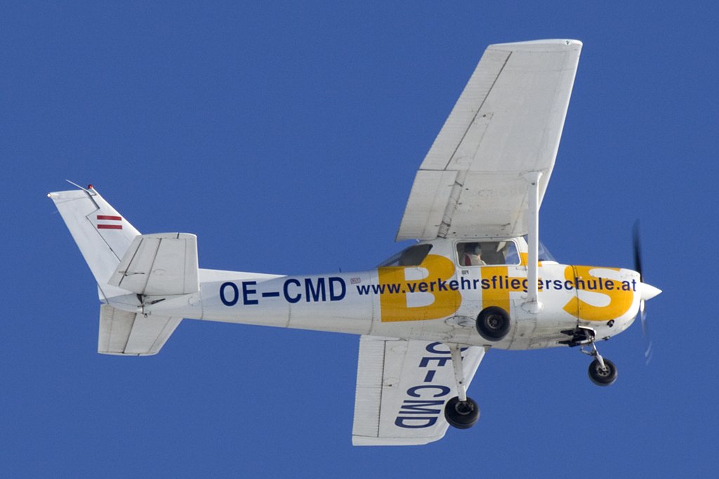 Private, OE-CMD, Cessna, F150M, 16.01.2010, SZG, Salzburg, Austria


