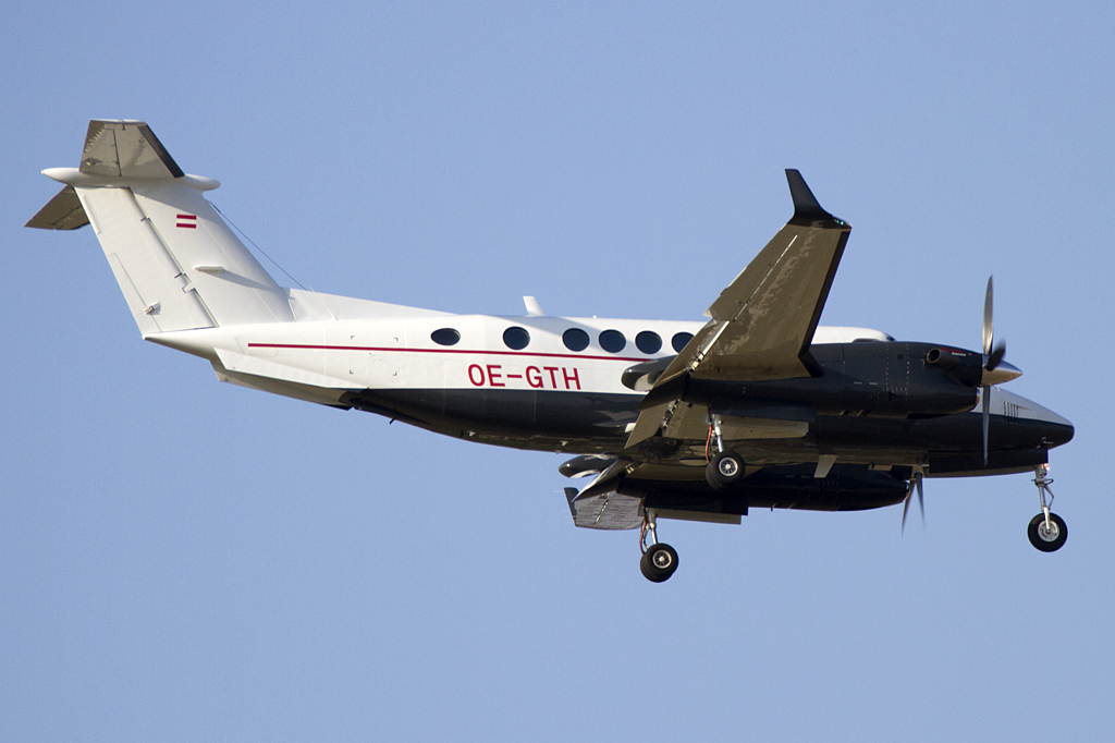 Private, OE-GTH, Beechcraft, King-Air 350, 21.03.2012, MUC, Mnchen, Germany 




