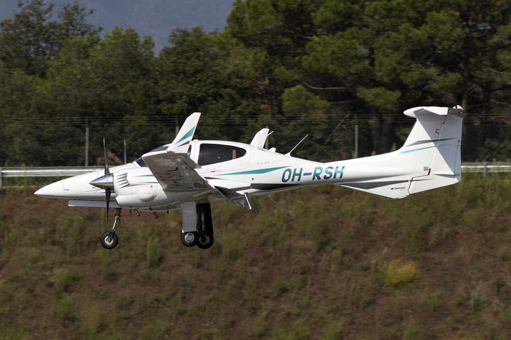 Private, OH-RSH, Diamond, DA42 Twin Star, 05.09.2010, GRO, Girona, Spain 




