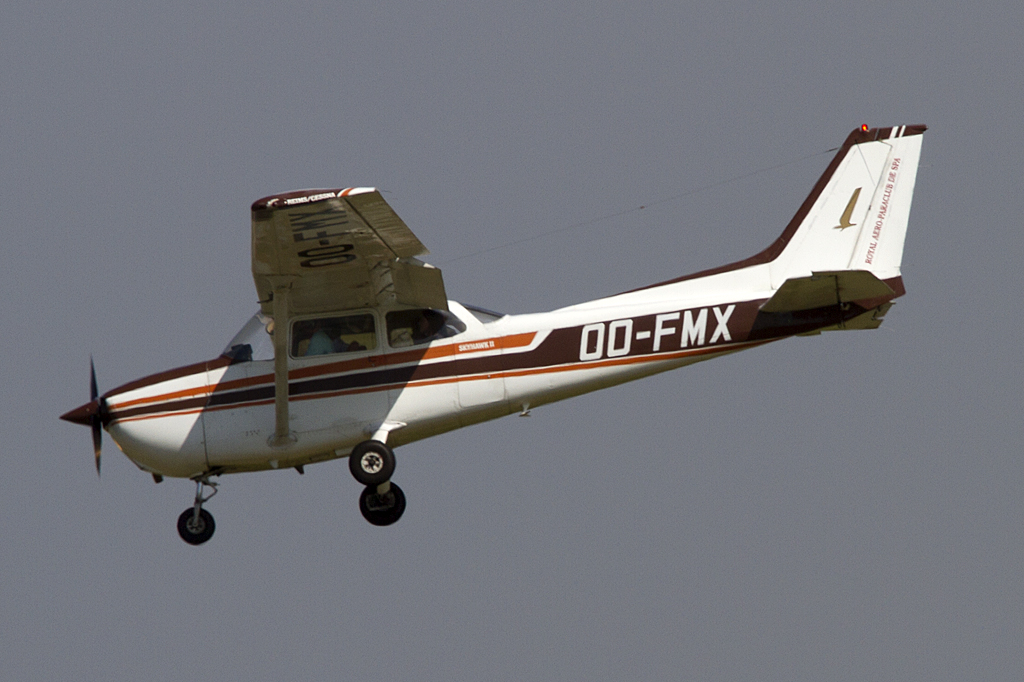 Private, OO-FMX, Reims-Cessna, F172N Skyhawk, 09.06.2010, SXF, Berlin-Schnefeld, Germany 


