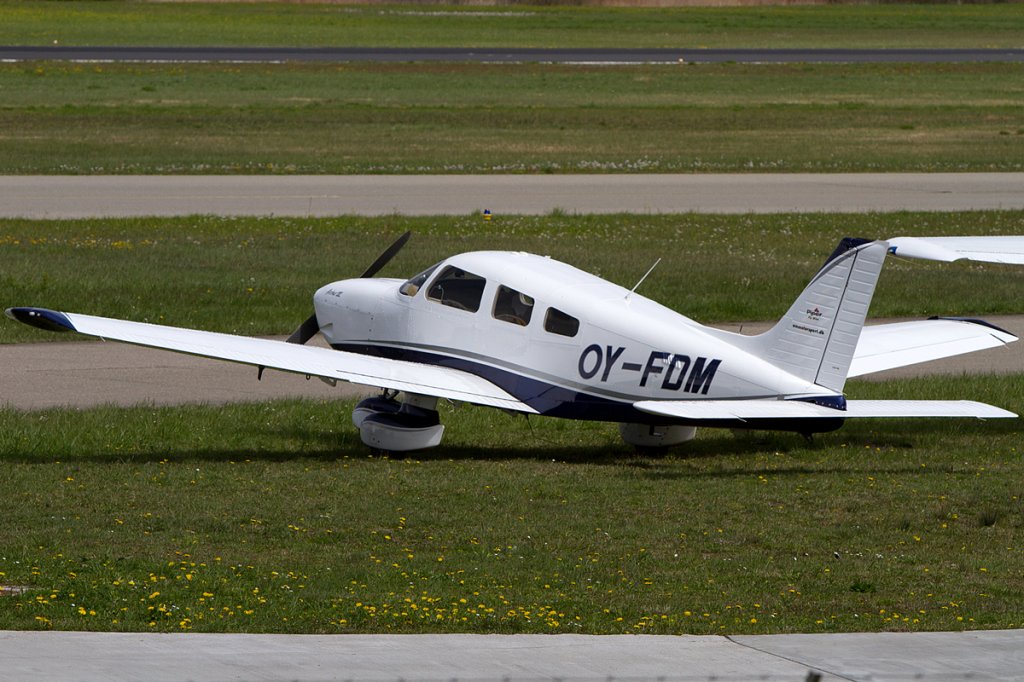 Private, OY-FDM, Piper, PA-28-181 Archer III, 21.04.2012, FDH, Friedrichshafen, Germany



