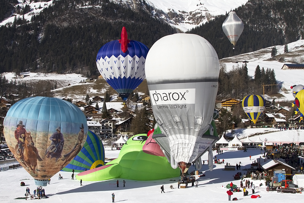 Private, PH-LOT, Ultramagic, F-33SS, 26.01.2013, Chateau d´Oex, Switzerland 