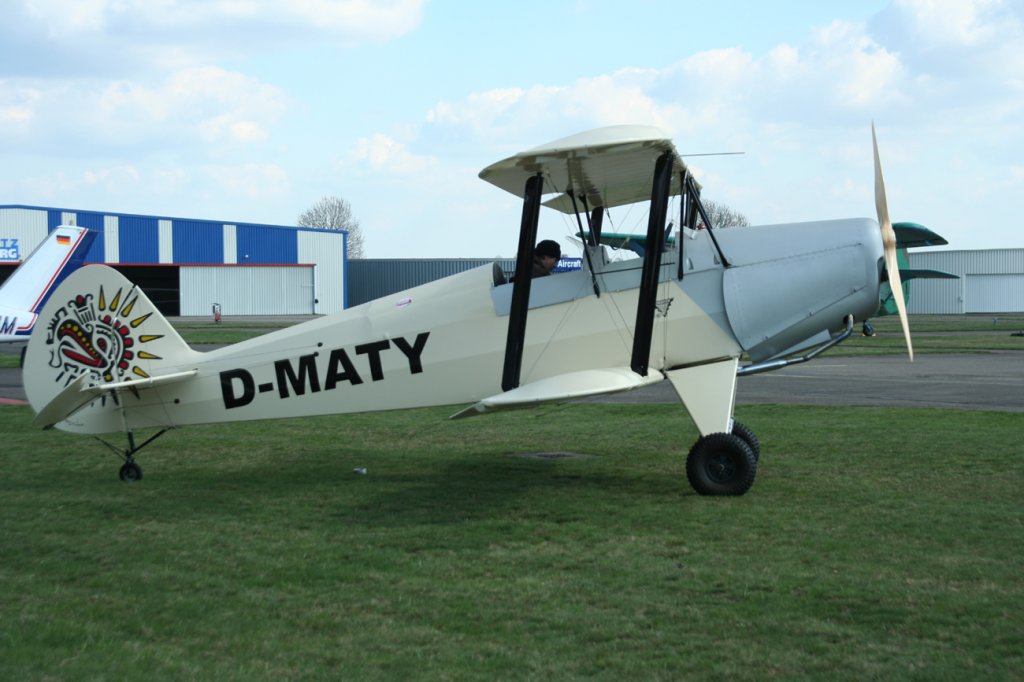 Private Platzer Kiebitz D-MATY am 02.04.2010 auf dem Flugplatz Strausberg