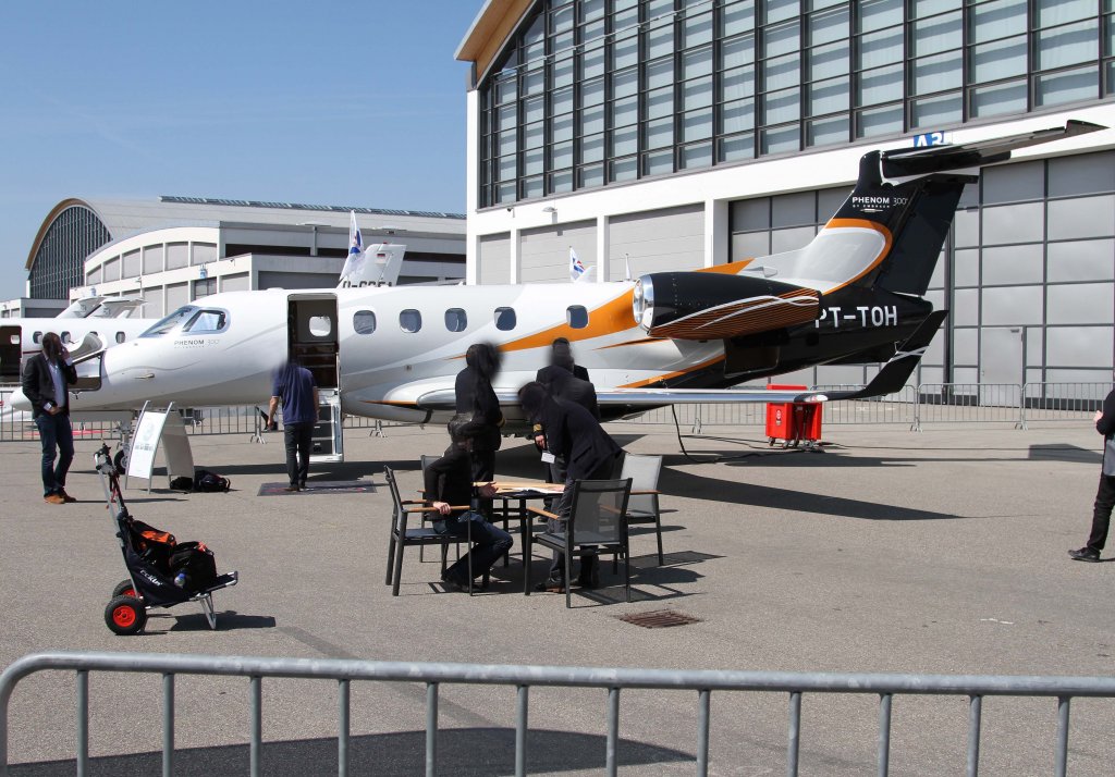 PT-TOH, Embraer, Phenom 300, 24.04.2013, Aero 2013 (EDNY-FDH), Friedrichshafen, Germany