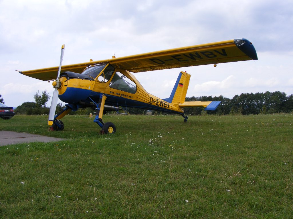 PZL 104 Wilga 35 D-EWBV (ex. DDR-WBV) auf dem Flugplatz Gera (EDAJ) am 17.9.2011