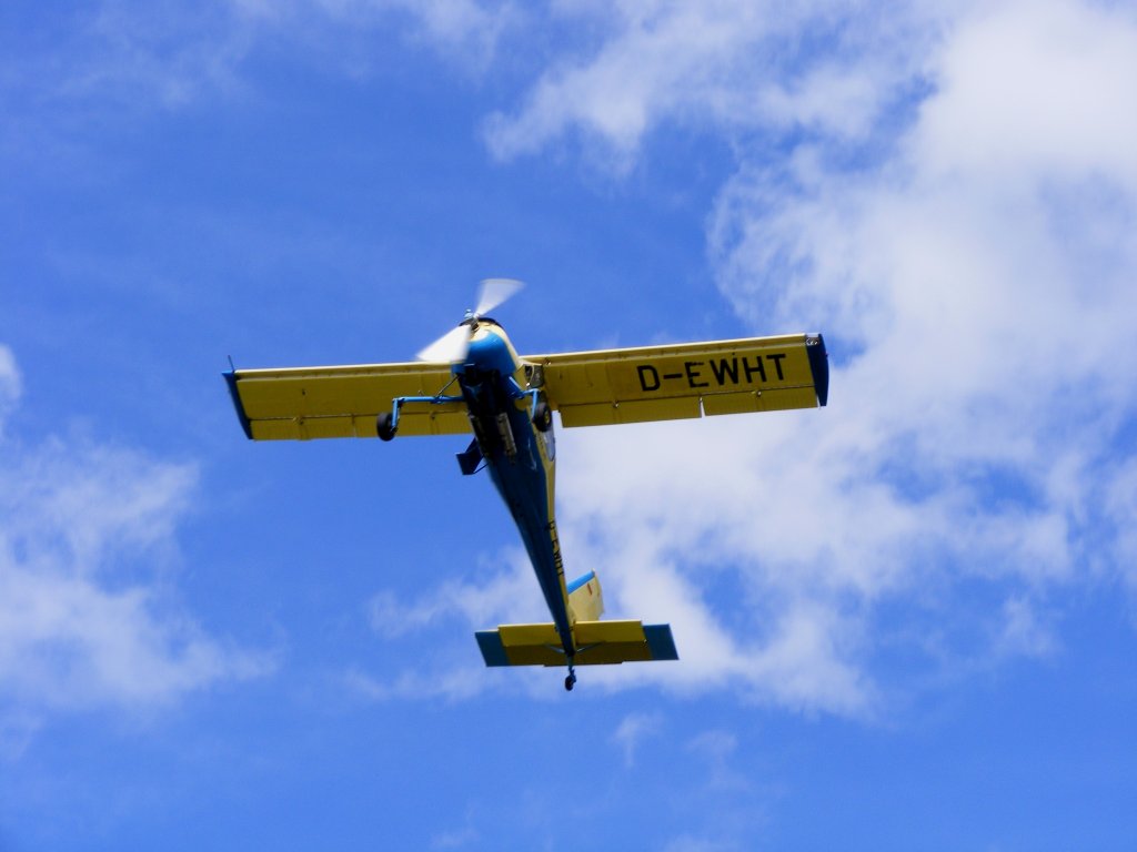 PZL 104 Wilga 35 D-EWHT (ex.DDR-WHT) ist gestartet in Gera (EDAJ) am 21.4.2012