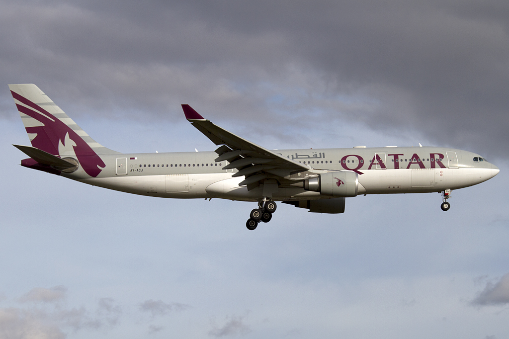 Qatar Airways, A7-ACJ, Airbus, A330-202, 15.01.2011, ZRH, Zuerich, Switzerland





