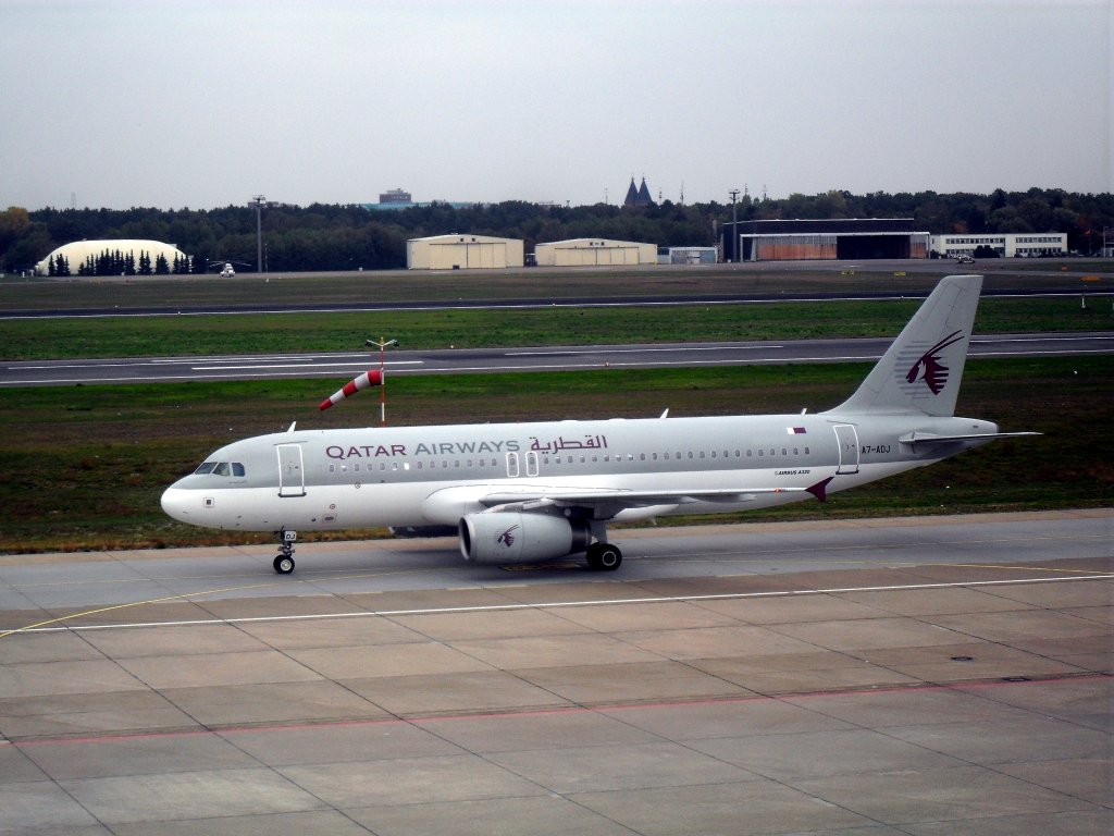 Qatar Airways Airbus A320-200 (A7-ADJ), Berlin-Tegel 07-10-2010