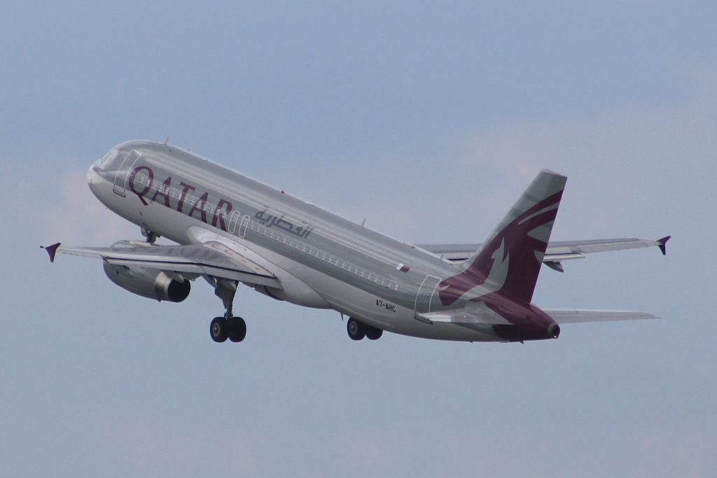 Qatar Airways 
Airbus A320-232 
A7-AHC
Berlin-Tegel
19.08.10