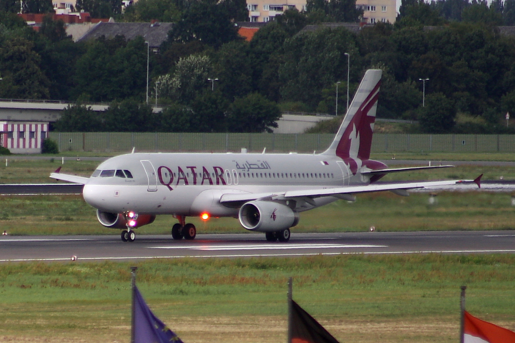 Qatar Airways 
Airbus A320-232 
A7-AHC
Berlin-Tegel
19.08.10 
