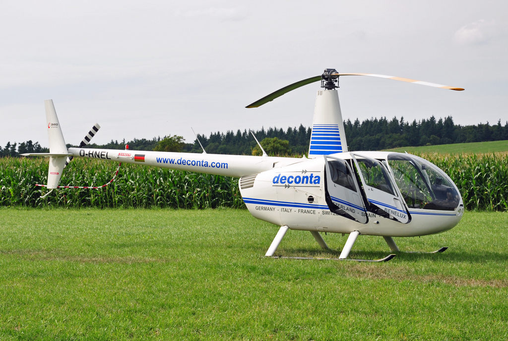 R 44 Raven II, D-HNEL, wartet auf Fluggste fr Rundflge beim  Trucker-Fest  in Kirchheim - 14.08.2010