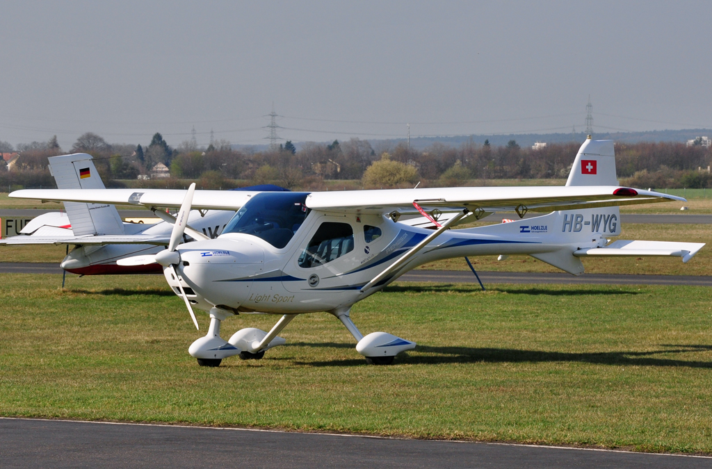 Remos GX aus der Schweiz, HB-WYG, in Bonn-Hangelar 23.03.2011
