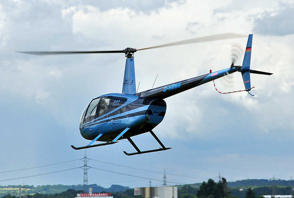 Robinson R 44 Raven II D-HBBB beim Start in Bonn-Hangelar - 07.07.2012