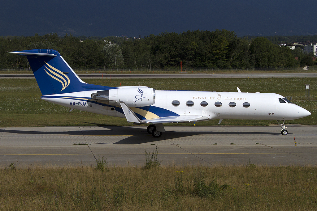 Royal Jet, A6-RJA, Gulfstream, G300, 04.08.2012, GVA, Geneve, Switzerland 





